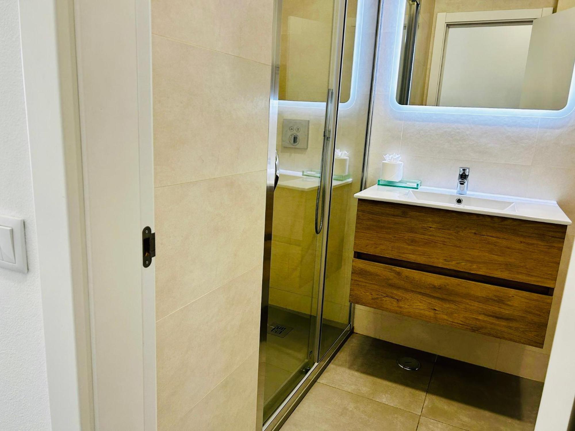 Central Lagos Apt With Marina Views Near Beaches المظهر الخارجي الصورة