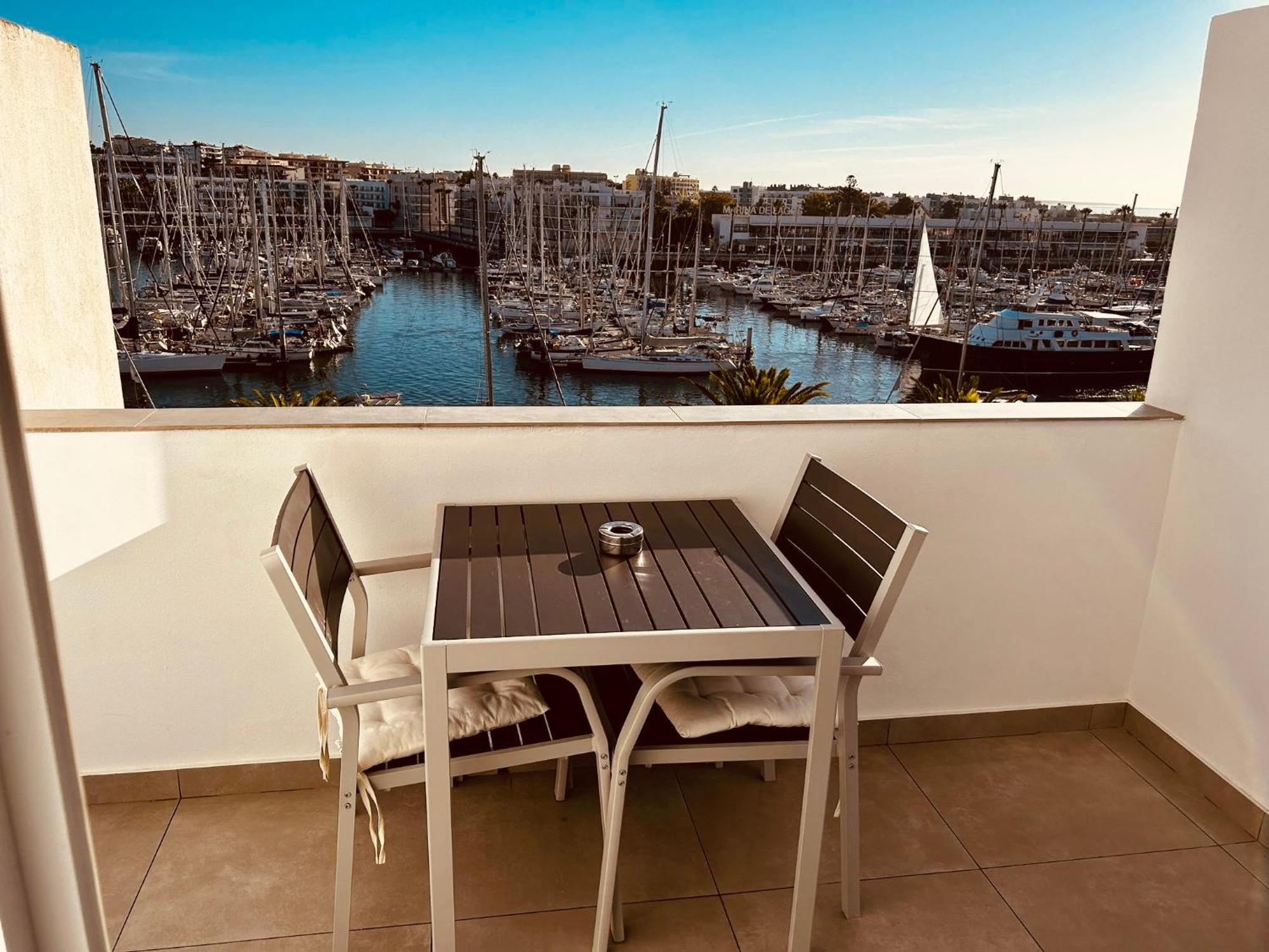 Central Lagos Apt With Marina Views Near Beaches المظهر الخارجي الصورة