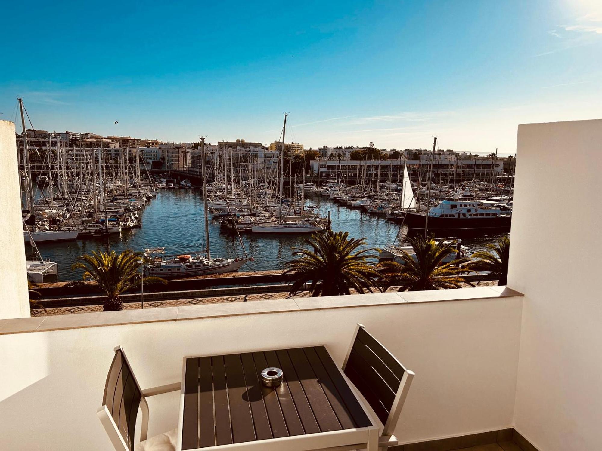 Central Lagos Apt With Marina Views Near Beaches المظهر الخارجي الصورة