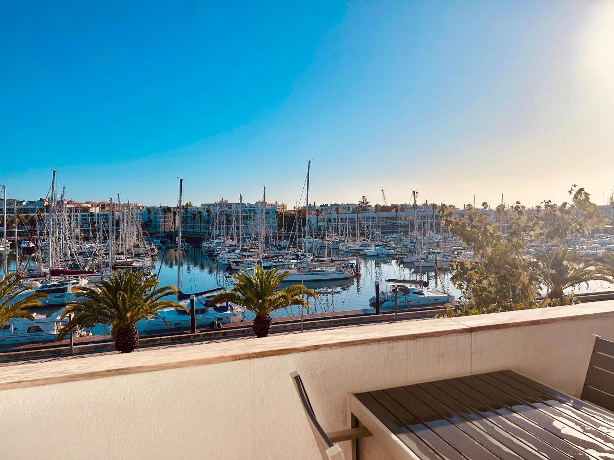 Central Lagos Apt With Marina Views Near Beaches المظهر الخارجي الصورة