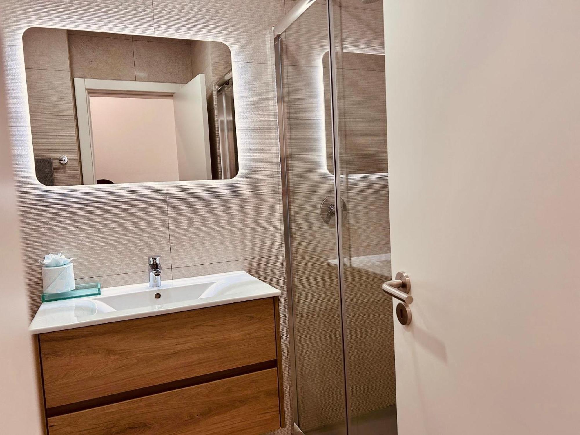 Central Lagos Apt With Marina Views Near Beaches المظهر الخارجي الصورة