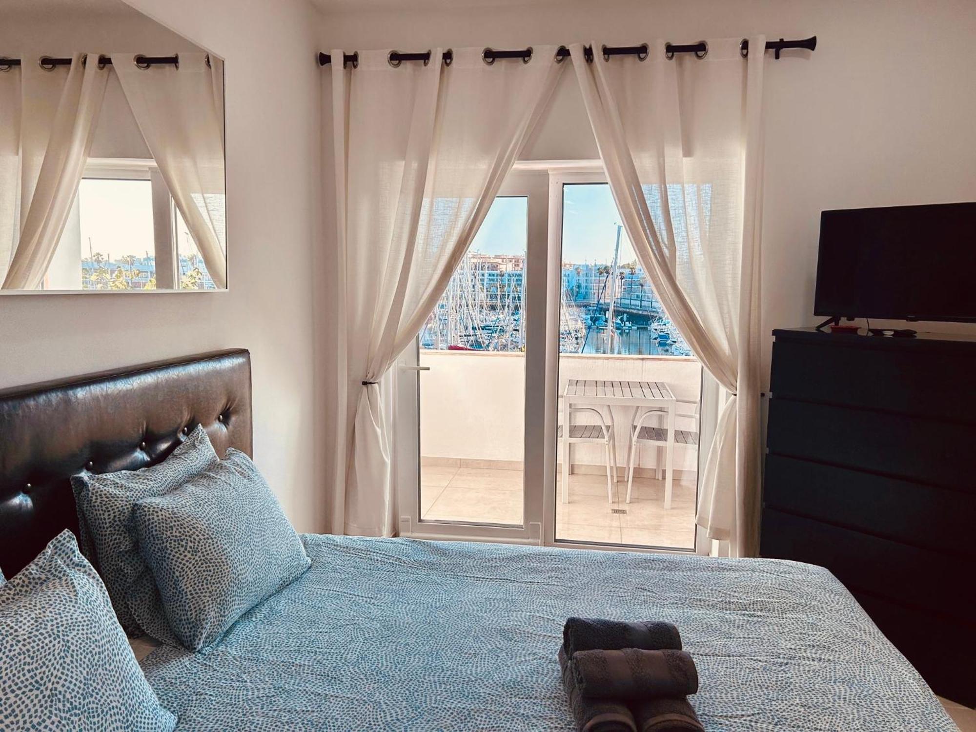 Central Lagos Apt With Marina Views Near Beaches المظهر الخارجي الصورة