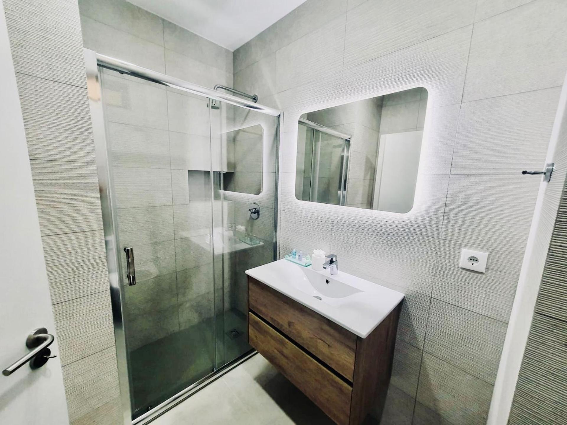 Central Lagos Apt With Marina Views Near Beaches المظهر الخارجي الصورة
